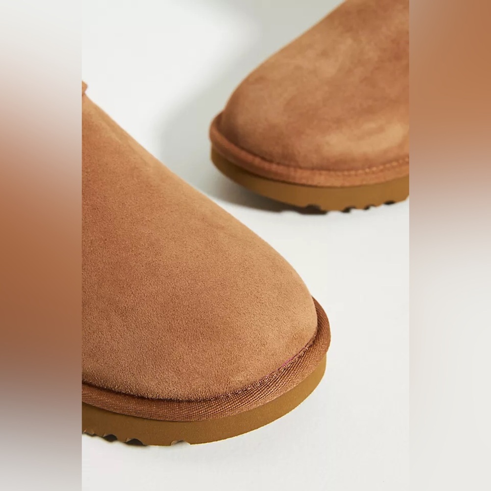 LIKE NEW UGG Classic Mini II Boots! - Picture 2 of 9